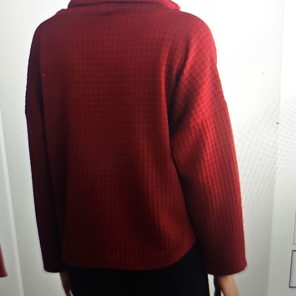 NWT Max Studio Funnel Neck Waffle Knit Drawstring Pullover Oxblood Large - Picture 9 of 15